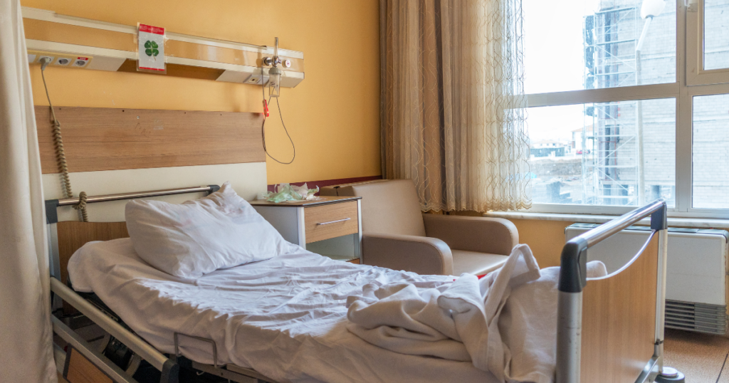 入院ベッドの写真